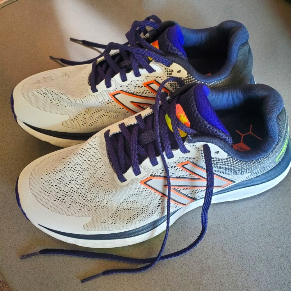 New Balance Fresh Foam 680 Running Shoes, Women's size 9